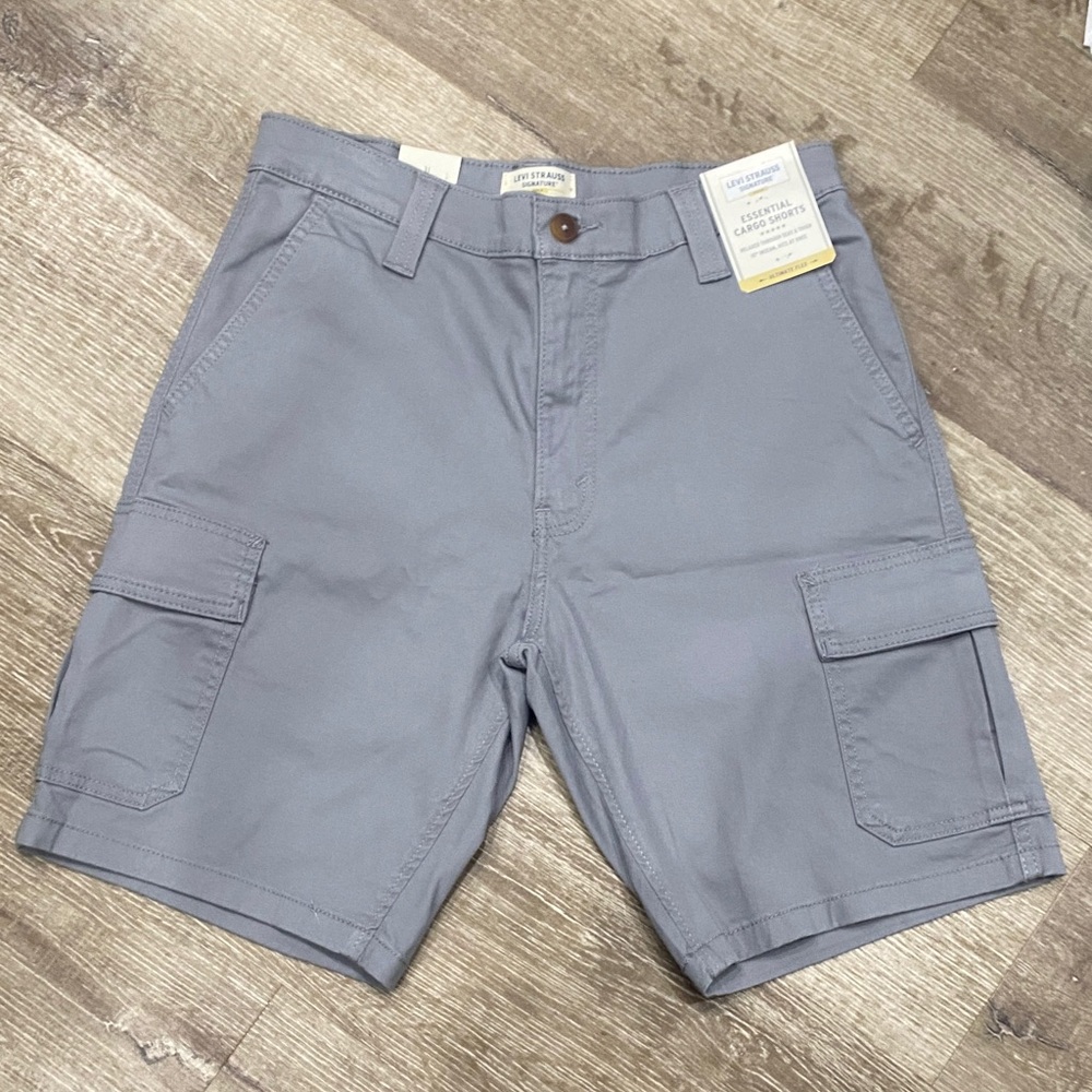 Signature by Levi Strauss Men's Cargo Shorts in Gray